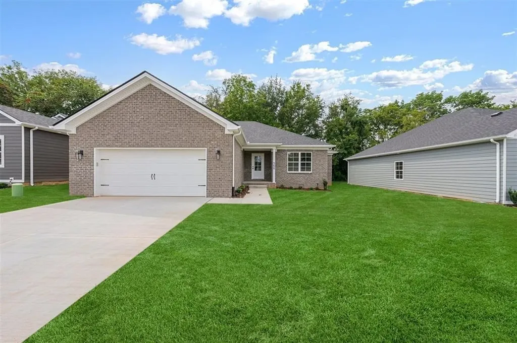 566 Pleasant Meadow Lane Bowling Green KY 42101