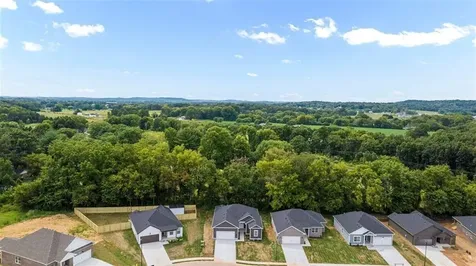 566 Pleasant Meadow Lane Bowling Green KY 42101