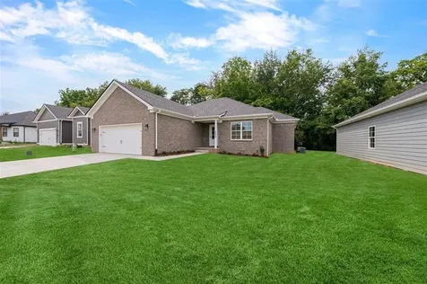 566 Pleasant Meadow Lane Bowling Green KY 42101