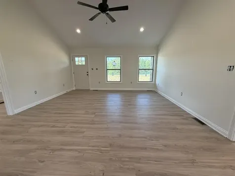 6819 Dripping Springs Road Smiths Grove KY 42171