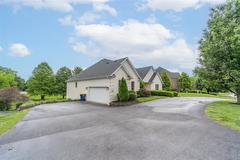 180 Talbott Drive Bowling Green KY 42103