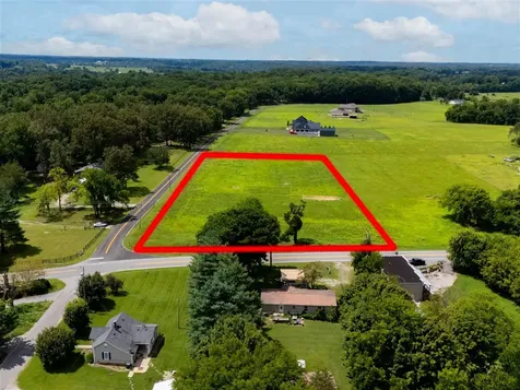 13023 Cemetary Road Bowling Green KY 42103