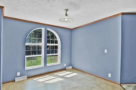 13407 Snowden Way Louisville KY 40272