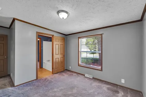 13407 Snowden Way Louisville KY 40272