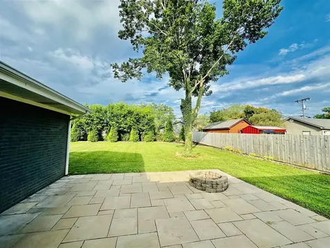 708 Sherwood Drive Bowling Green KY 42103