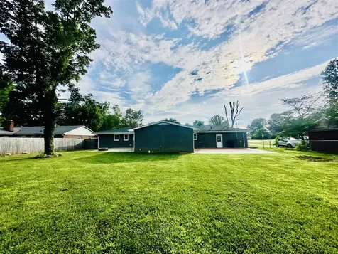 708 Sherwood Drive Bowling Green KY 42103