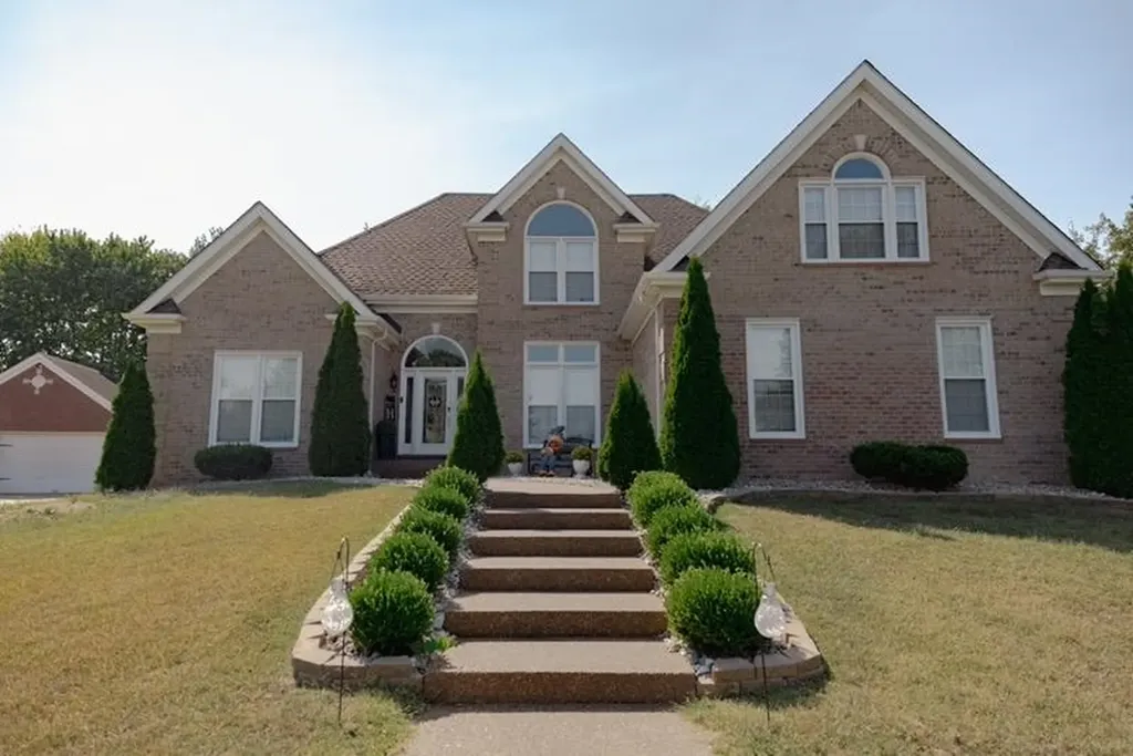3665 Fieldcrest Drive Bowling Green KY 42104