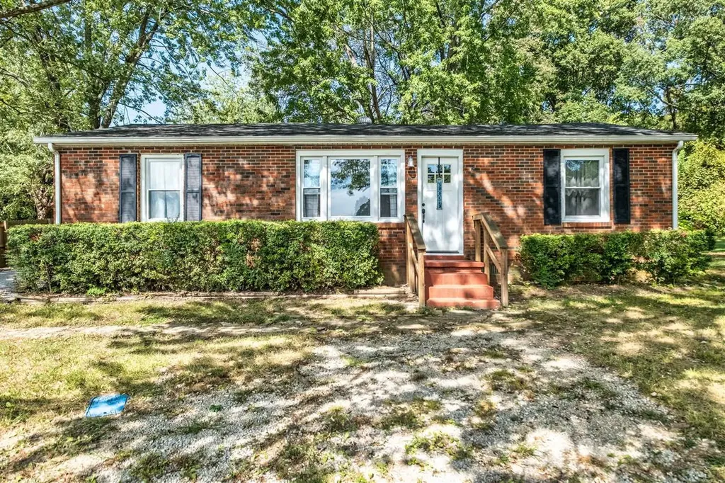 271 Thompson Chapel Road Russellville KY 42276