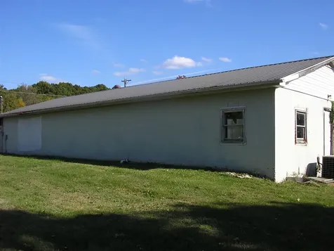 11242 S Highway 431 Dunmor KY 42339