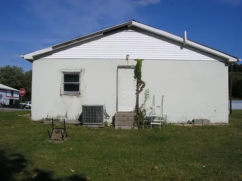11242 S Highway 431 Dunmor KY 42339