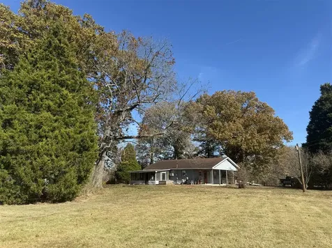 4555 Logansport Road Morgantown KY 42261