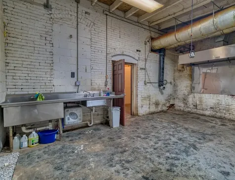 110 W Gallatin Street Adairville KY 42202