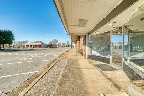 110 W Gallatin Street Adairville KY 42202