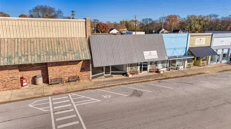 110 W Gallatin Street Adairville KY 42202