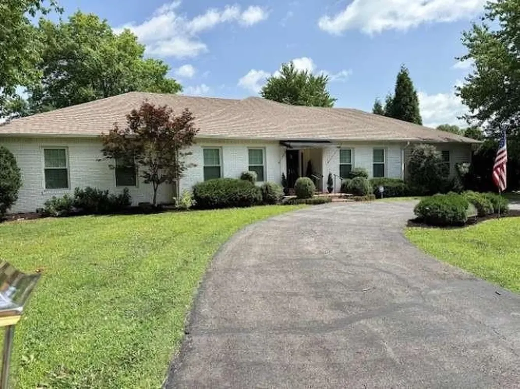701 Newberry Street Bowling Green KY 42103