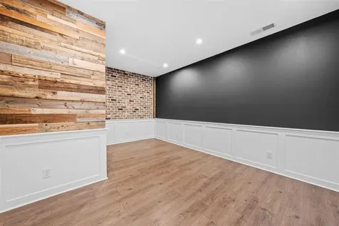 680 Big Leaf Avenue Bowling Green KY 42104
