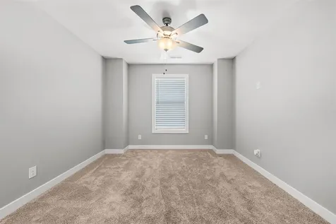 680 Big Leaf Avenue Bowling Green KY 42104