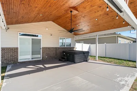 680 Big Leaf Avenue Bowling Green KY 42104