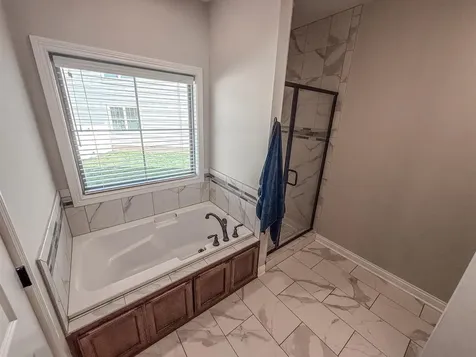 2859 Windsor Trace Court Bowling Green KY 42104