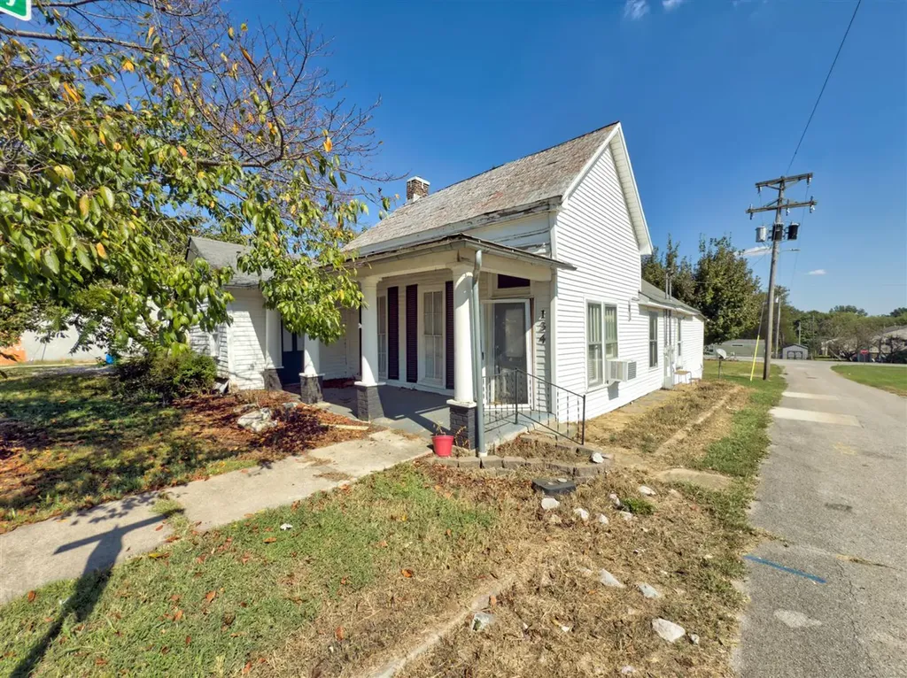 134 S Main Street Adairville KY 42202