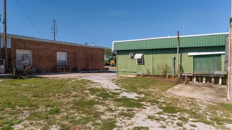 103 E Gallatin Street Adairville KY 42202