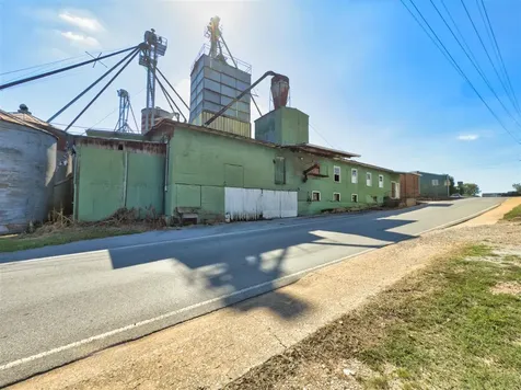 103 E Gallatin Street Adairville KY 42202