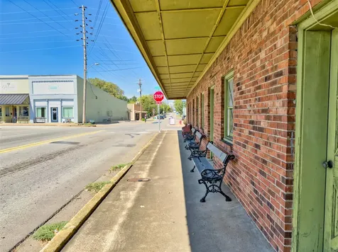 103 E Gallatin Street Adairville KY 42202