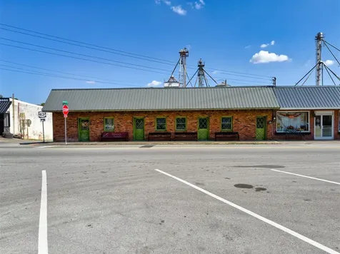 103 E Gallatin Street Adairville KY 42202