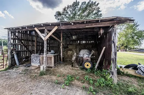 1960 Gaston Road Belton KY 42324