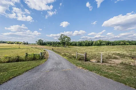 1960 Gaston Road Belton KY 42324