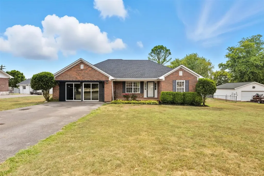 115 Cal Avenue Bowling Green KY 42104