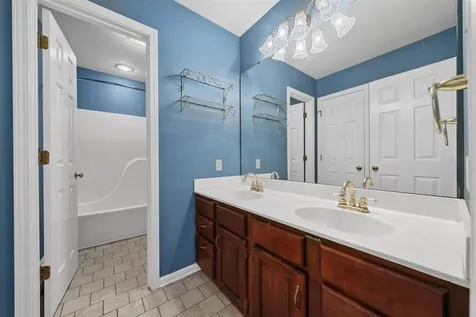 45 Fox Run Circle Bowling Green KY 42104