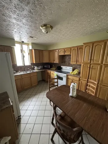 445 Edgar White Road Woodburn KY 42170