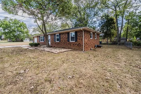 2120 Robin Road Bowling Green KY 42101