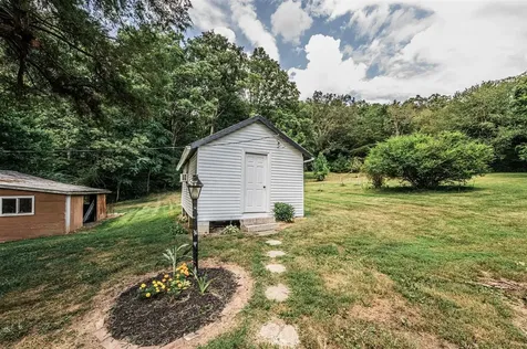 1169 Highway 949 Dunmor KY 42339