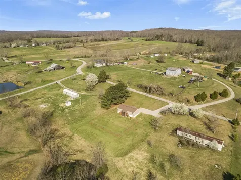 496 Dock Parrish Road Roundhill KY 42275