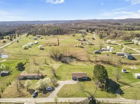496 Dock Parrish Road Roundhill KY 42275