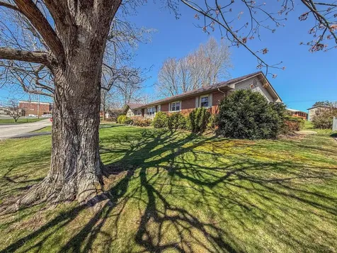 18 Caldwell Street Munfordville KY 42765
