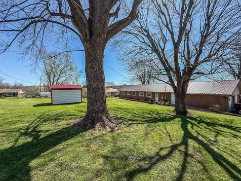 18 Caldwell Street Munfordville KY 42765