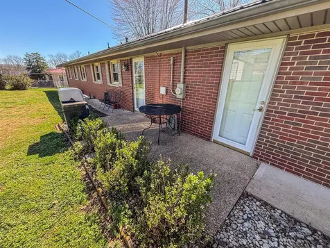 18 Caldwell Street Munfordville KY 42765