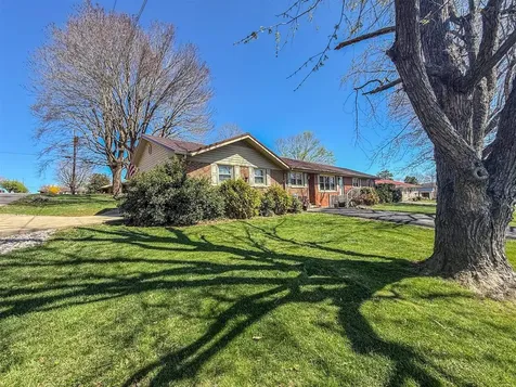 18 Caldwell Street Munfordville KY 42765