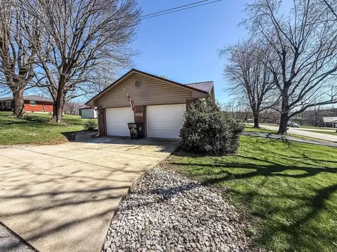 18 Caldwell Street Munfordville KY 42765