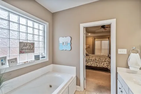 1092 Pepperidge Drive Bowling Green KY 42103