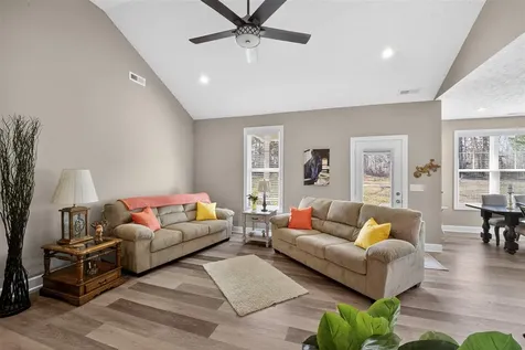 3069 Gunsmoke Trail Way Bowling Green KY 42101