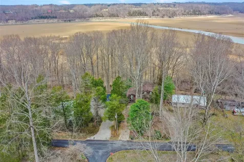 932 Catfish Lane Scottsville KY 42164