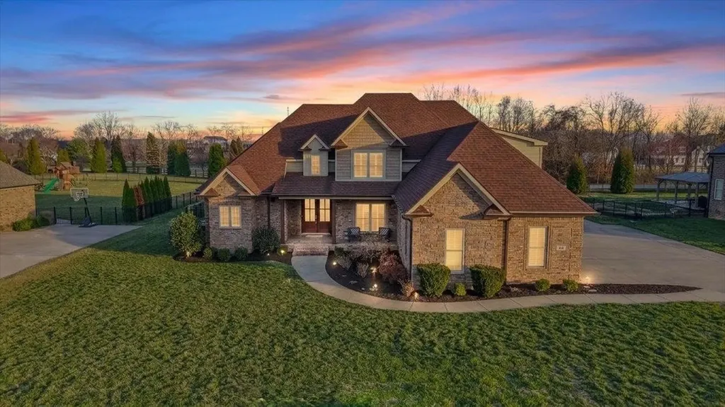 90 Pikes Peak Way Bowling Green KY 42104