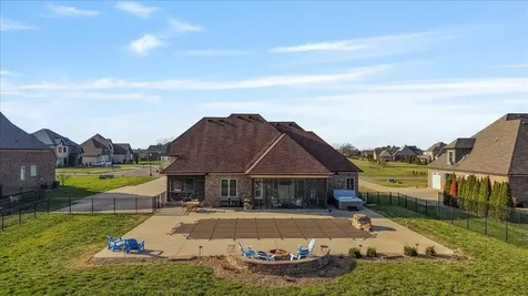 90 Pikes Peak Way Bowling Green KY 42104