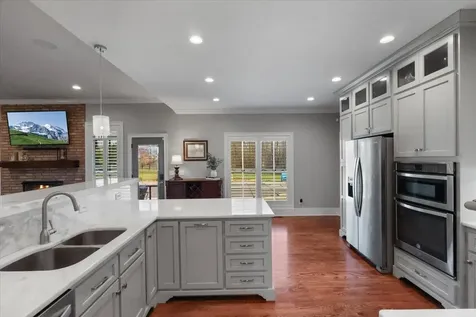 90 Pikes Peak Way Bowling Green KY 42104
