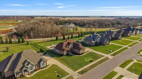 90 Pikes Peak Way Bowling Green KY 42104