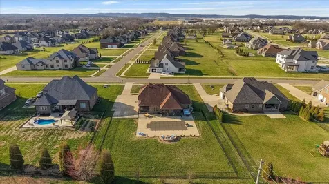 90 Pikes Peak Way Bowling Green KY 42104